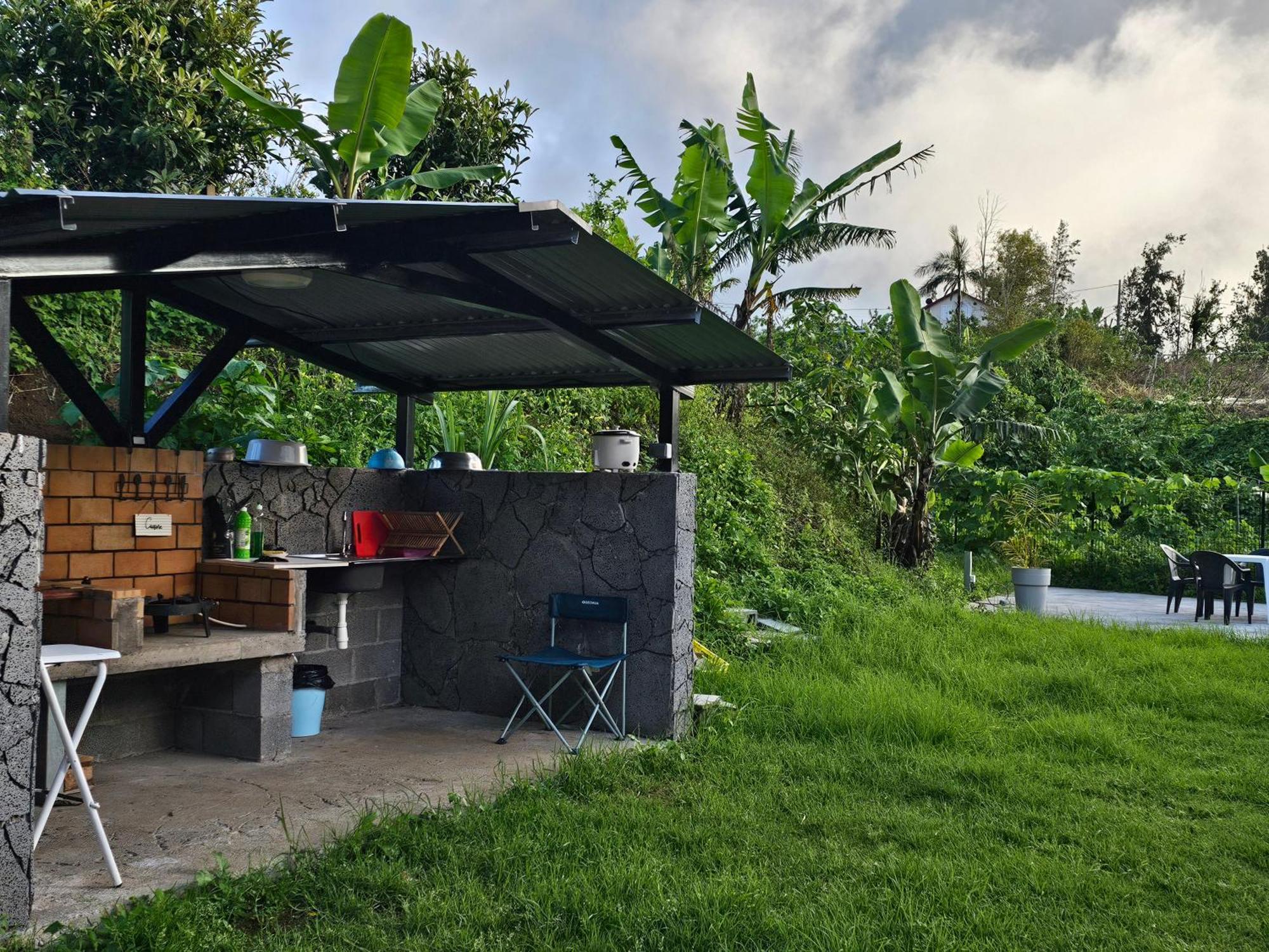Au Coeur Des Plantations Guest House La Possession Exterior photo
