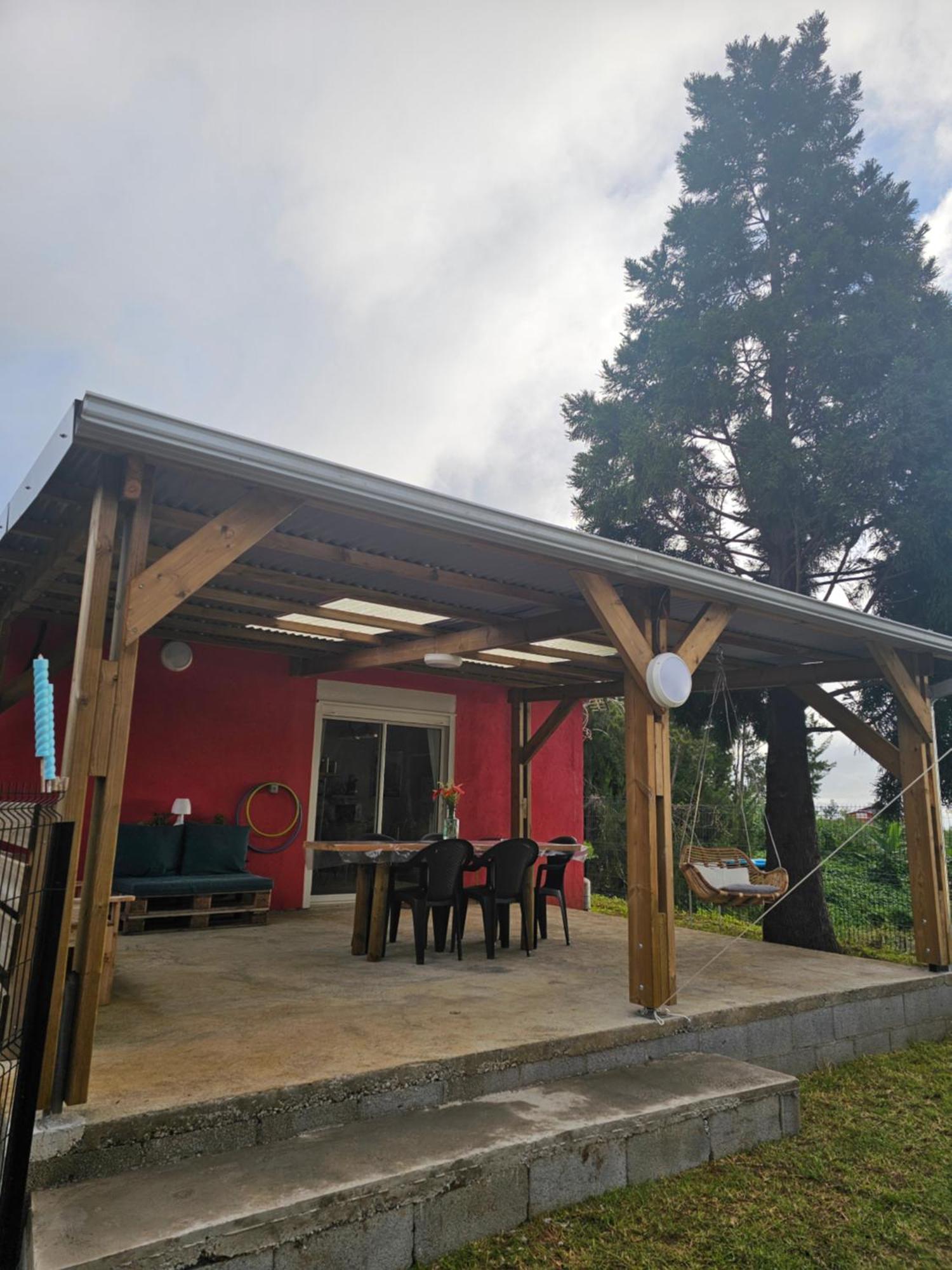 Au Coeur Des Plantations Guest House La Possession Exterior photo